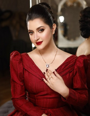 নতুন প্রেমে পরীমণি? 